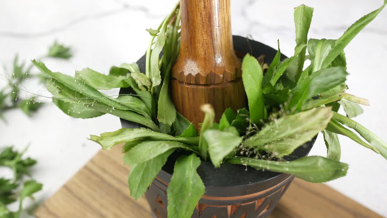 모터와 피스텔에서 허브를 준비하는 것