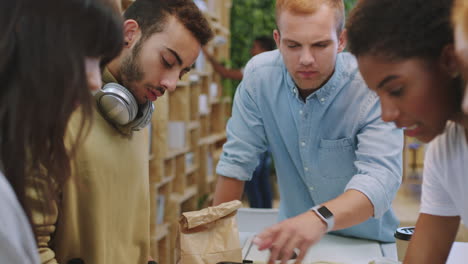 marketing, planificación y gente de negocios que trabaja