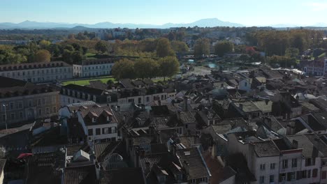 paisaje de la ciudad de bayonne, francia. vista panorámica de un avión no tripulado