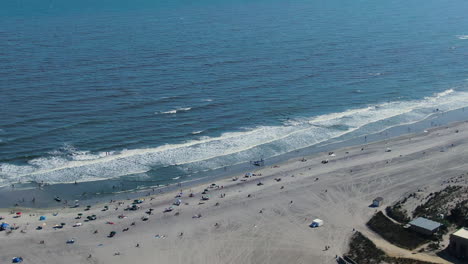 Foto-Del-Océano-Y-La-Playa-De-Atlantic-City,-Nueva-Jersey---Drone