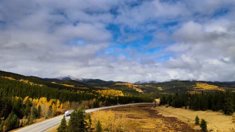 4K-Drone-footage-of-Yellow-Aspen-Trees-in-Fall-Autumn-Colorado-Mountains