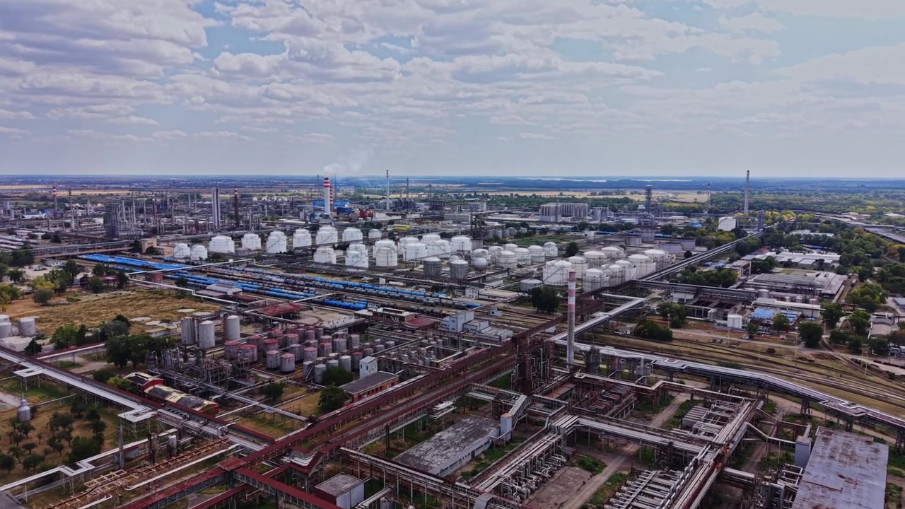 Gasoline production facility in a large industrial area