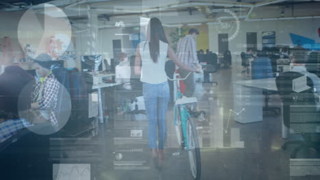 animación del procesamiento de datos financieros sobre personas de negocios que trabajan en la oficina