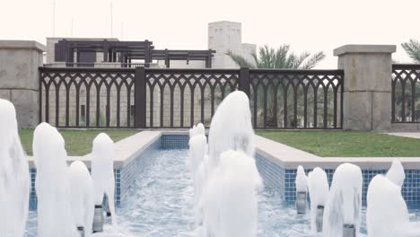 Foamy-water-fountains-at-Souk-Madinat-Jumeirah-Dubai,-closeup