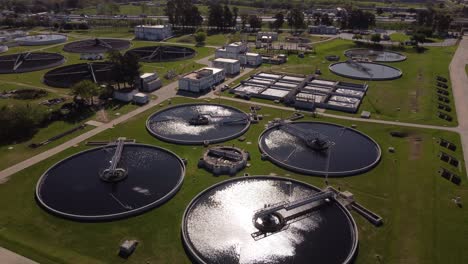 planta potabilizadora de agua enorme en buenos aires, argentina