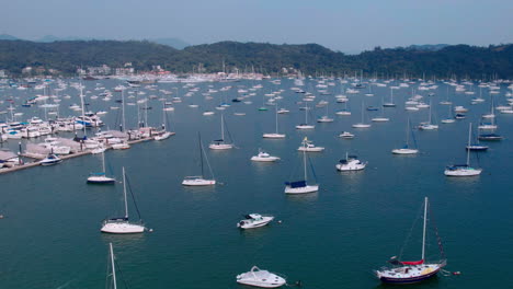 Aerial-view-of-luxury-yachts-and-sailboats-in-marina