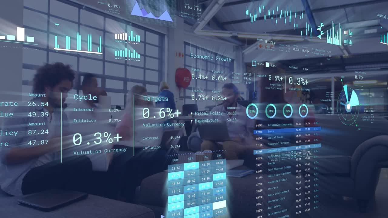 animación del procesamiento de datos financieros sobre diversas personas de negocios en la oficina