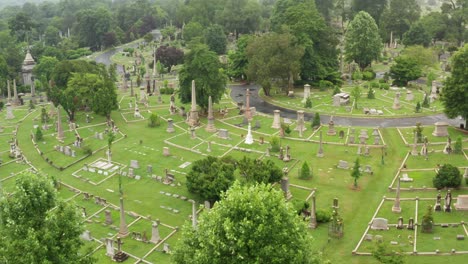 Large-cemetery,-site-of-burial-of-US-Presidents-in-Richmond-Virginia