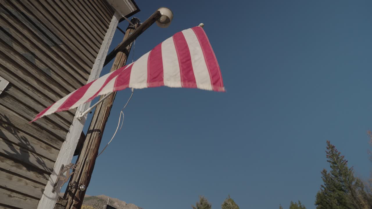 Amerikanske flag på en solskinsdag