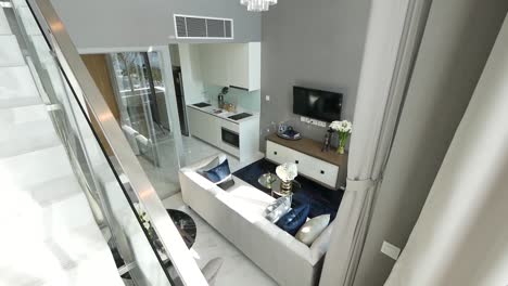 Decoración-De-Apartamento-Dúplex-De-Techo-Alto-Desde-La-Vista-Superior-Que-Muestra-La-Sala-De-Estar