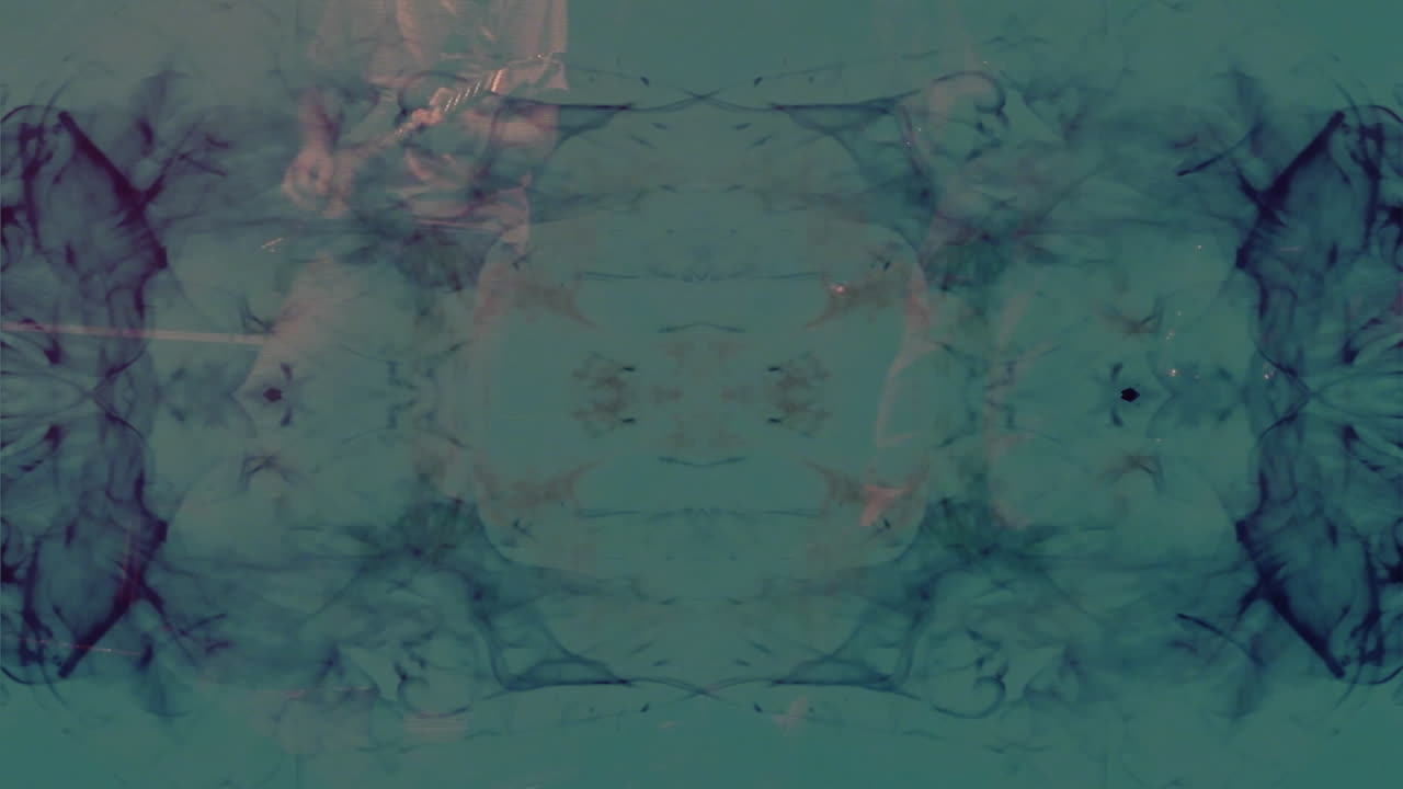 efecto de flujo de humo contra la banda tocando música