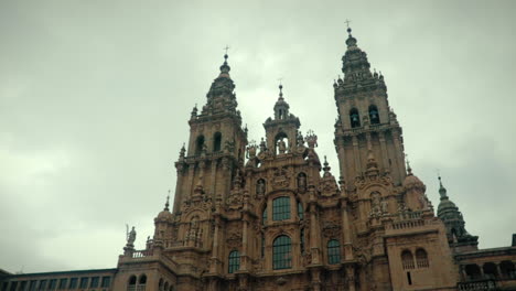 Kathedrale-Von-Santiago-De-Compostela-An-Einem-Regnerischen-Tag