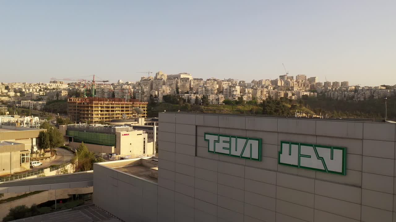 edificio y sitio de construcción de tev en israel
