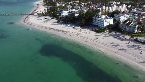 Erstaunliches-Drohnenbild-Aus-Der-Luft-Des-Meeresstrandes