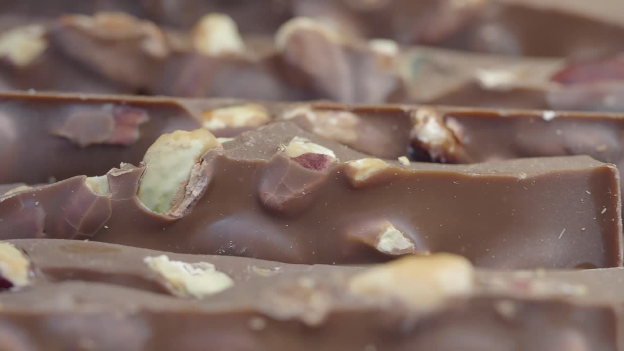 Chocolate with pistachios