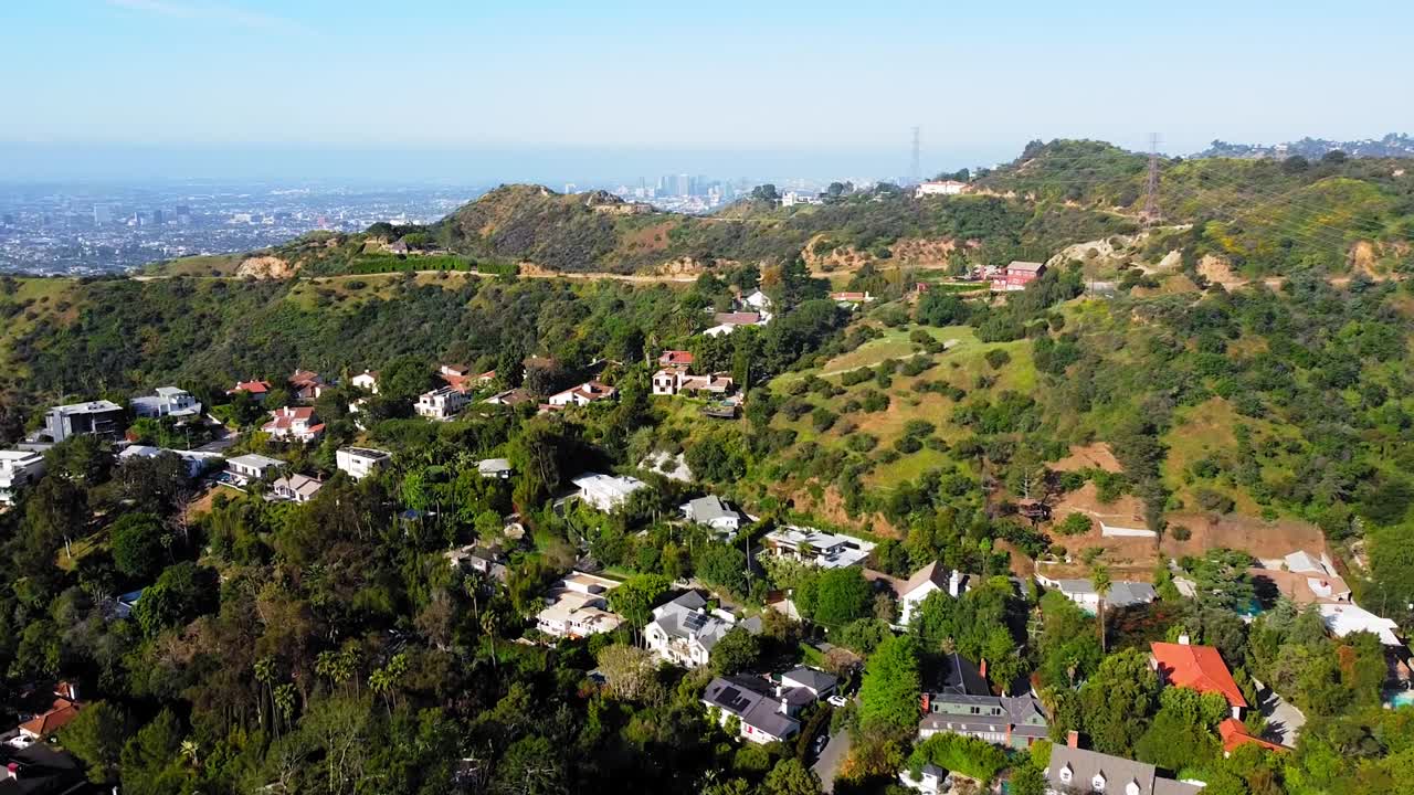 Birds-eye-view of Hollywood Hills to the Westside. Runyon Canyon. Los Angeles. Beautiful Morning. 13 sec.
