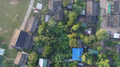 Viaje-Aéreo-Sobre-Un-Pueblo-Encantador