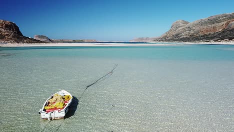 White-sand-beach-with-turquoise-blue-lagoon-on-Crete-Island,-Greece