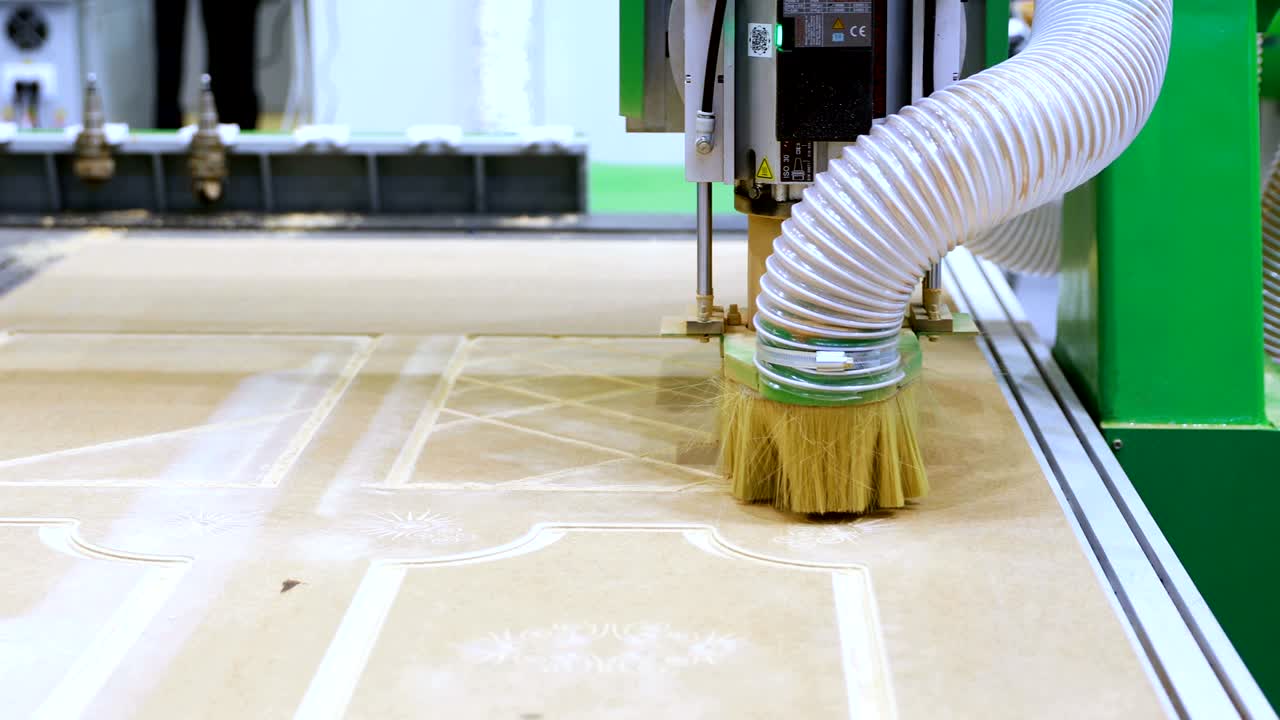 cnc 목재 가공 목재 가공 기계, 산업의 현대 기술.