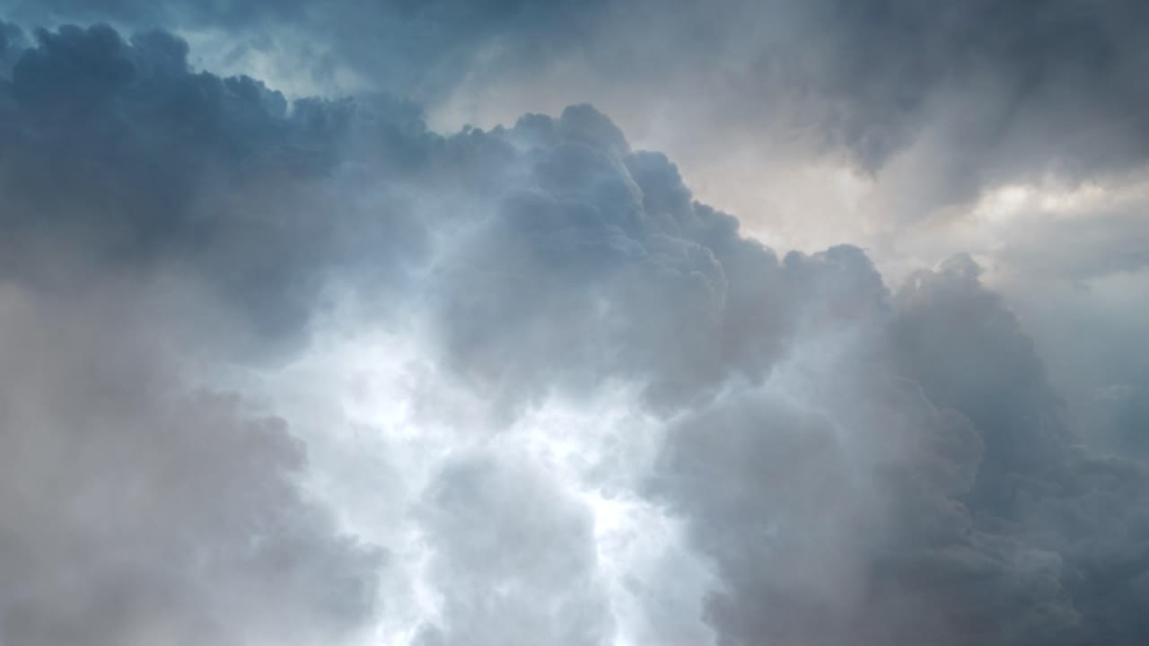nubes de tormenta dramáticas