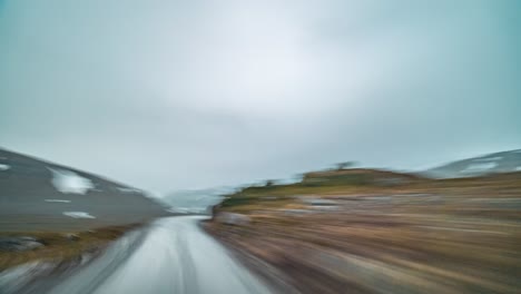 una unidad en la carretera del condado 258 hacia stryn, noruega