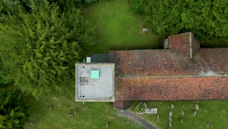 A-fast-pan-across-the-top-of-St-Margaret-of-Antioch-church-in-Womenswold