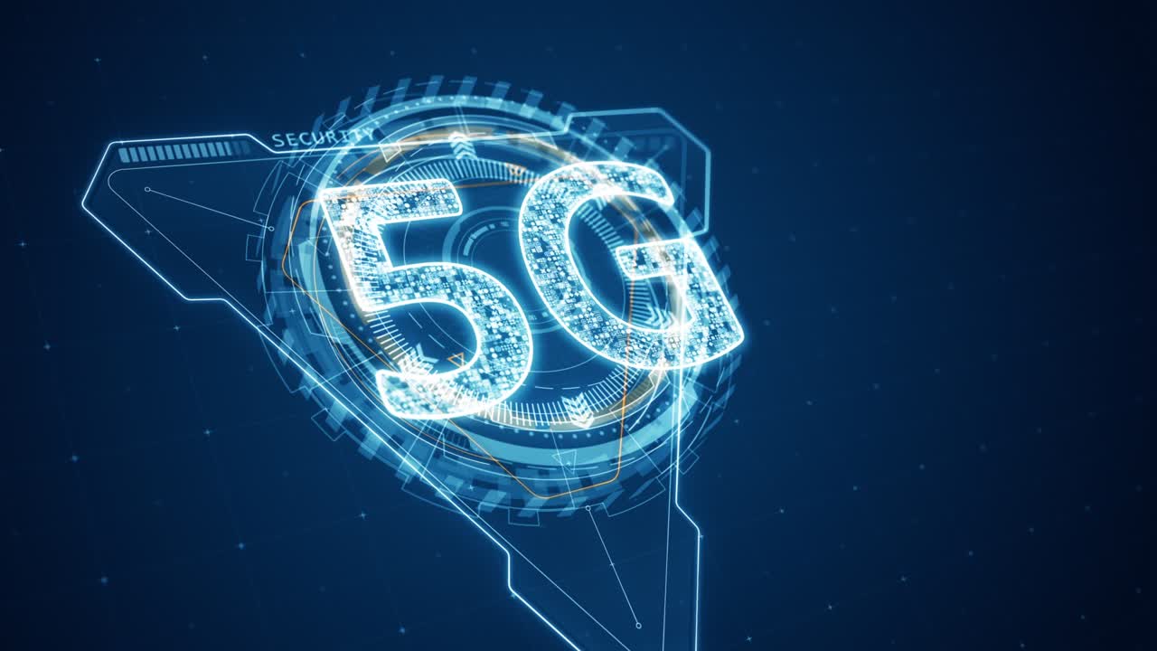 motion graphic di blu 3d triangolo e 5g con hud cerchio interfaccia di tecnologia di rotazione e elementi futuristici sfondo astratto