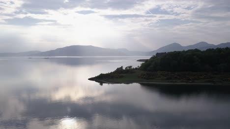 Loch-Linnhe-Abend,-Mit-Mull-Im-Hintergrund