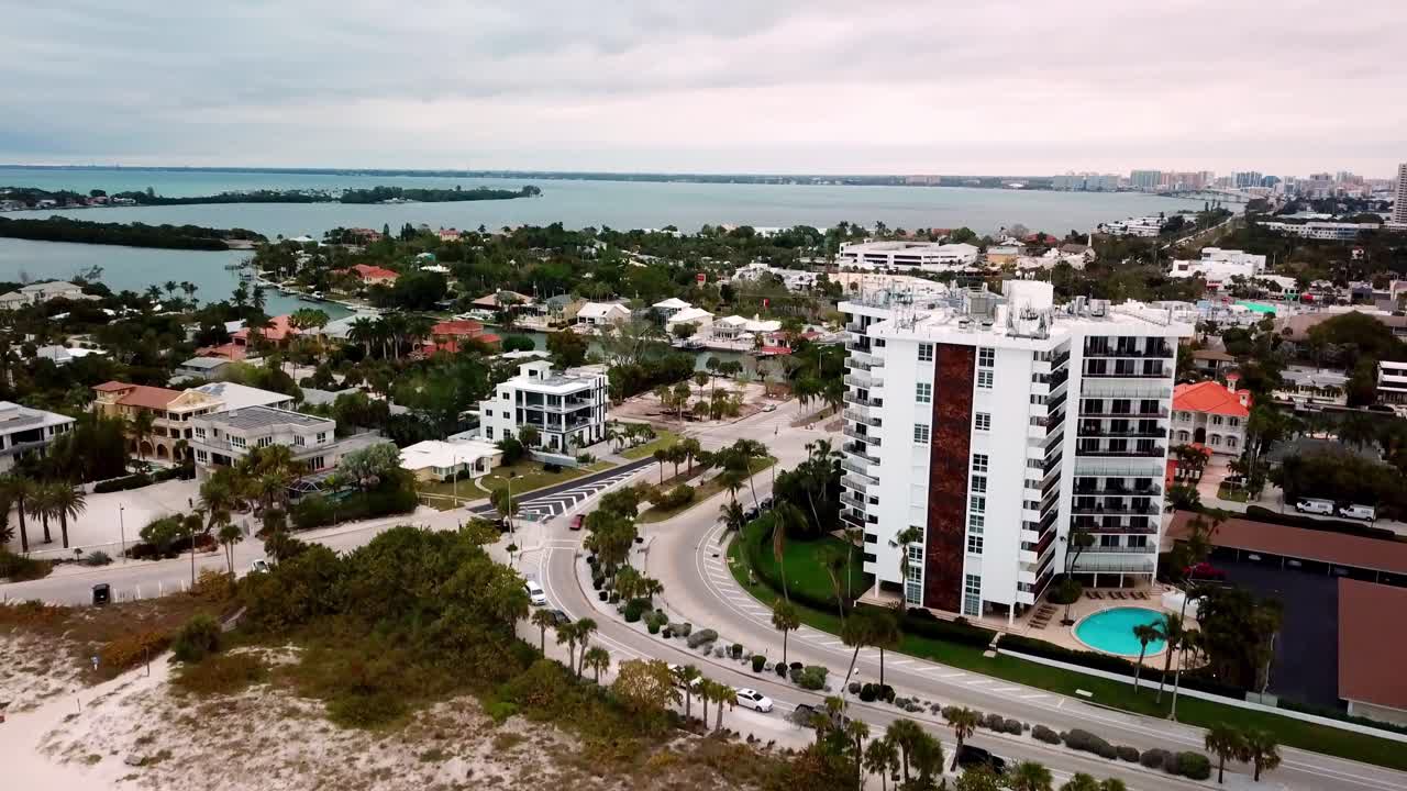 edificios altos cerca de la playa de lido en lido key, cerca de sarasota, florida