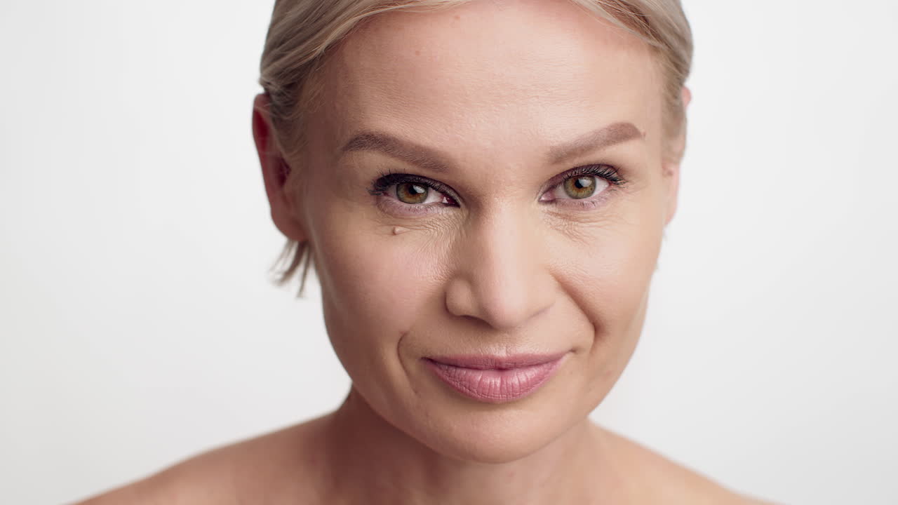 Ritratto da vicino di una donna sorridente