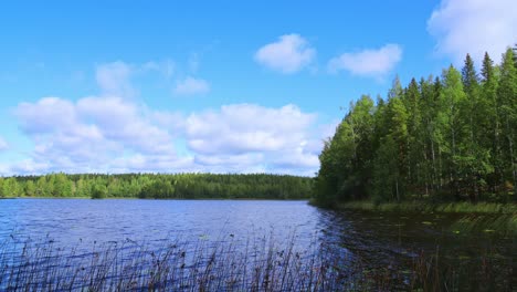 Time-lapse-video-with-beautiful-lake-scenery