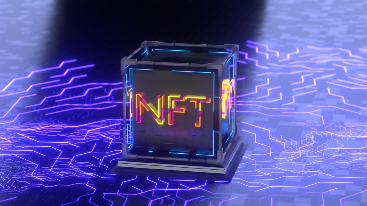 el cubo de nft gira en la placa de circuito impreso. cubo de rotación suave con inscripción de neón nft. token no fungible. el cubo gira en la tarjeta de circuitos impresos.