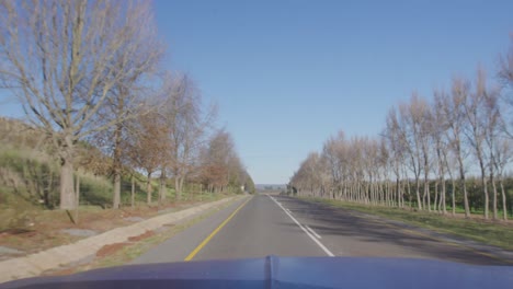 campo durante un viaje por carretera