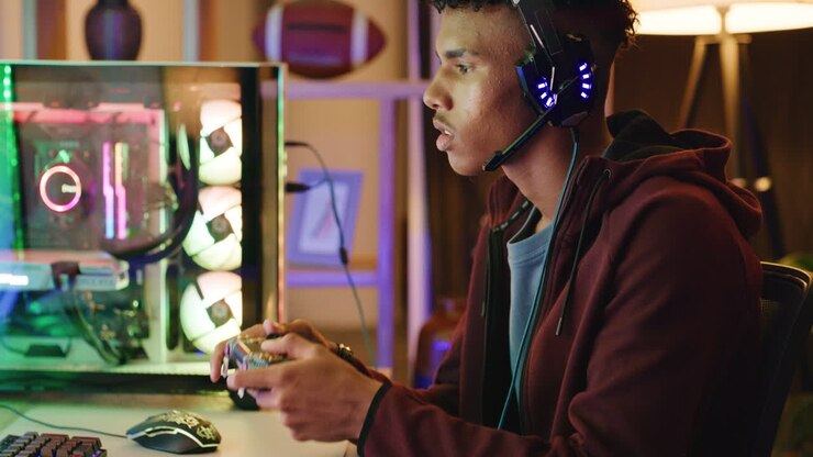 Giocatore che si arrabbia mentre gioca ai videogiochi
