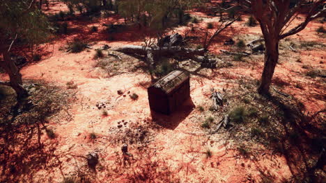 Geschlossene-Hölzerne-Schatztruhe-Am-Sandstrand