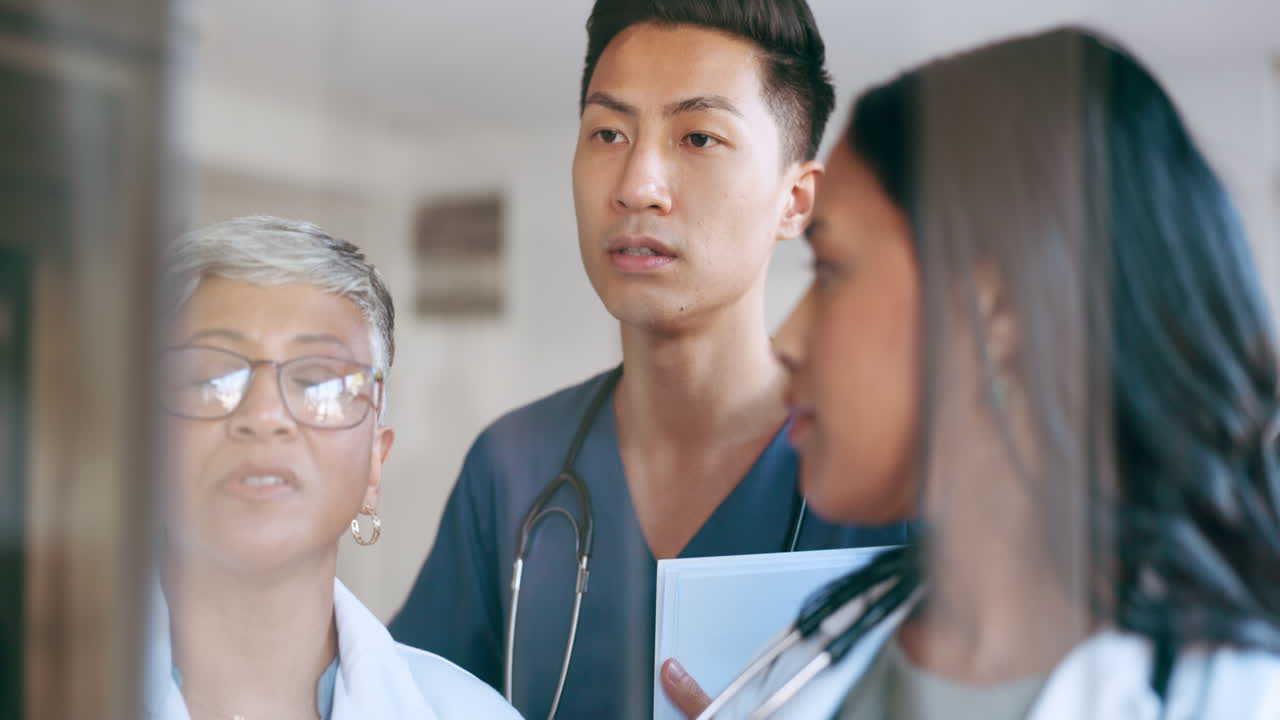 의사, 간호사 또는 병원 회의  ⁇ 스레이