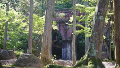 Suirokaku-Aqueduct-in-Kyoto,-Peaceful-Autumn-Morning