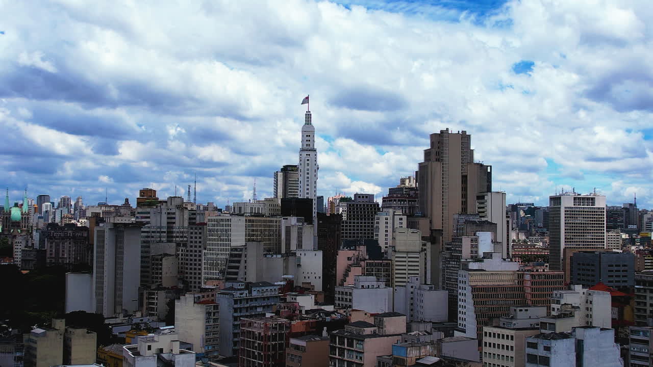 화창한 산타 ifigênia, 상파울루, 브라질의 도시 풍경 주위에 드론 샷