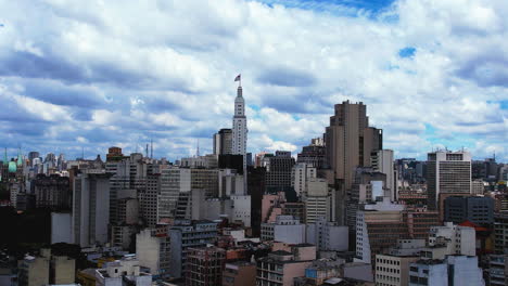 Drone-shot-around-the-cityscape-of-in-sunny-Santa-Ifigênia,-Sao-Paulo,-Brazil