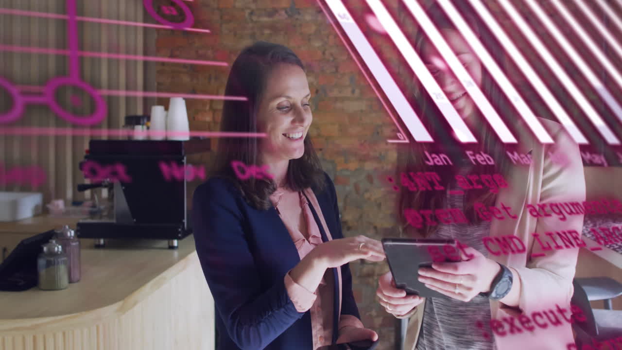 animación del procesamiento de datos financieros sobre personas de negocios en una cafetería