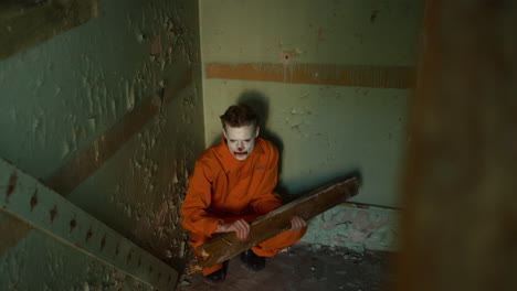 Scary-clown-in-abandoned-house