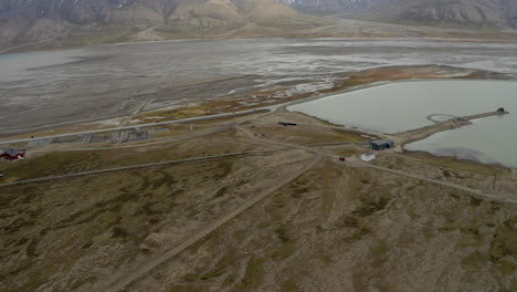 volando hacia atrás en svalbard - spitsbergen