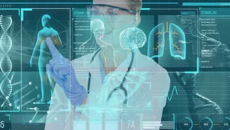 animación del procesamiento de datos sobre la pantalla táctil de la doctora caucásica