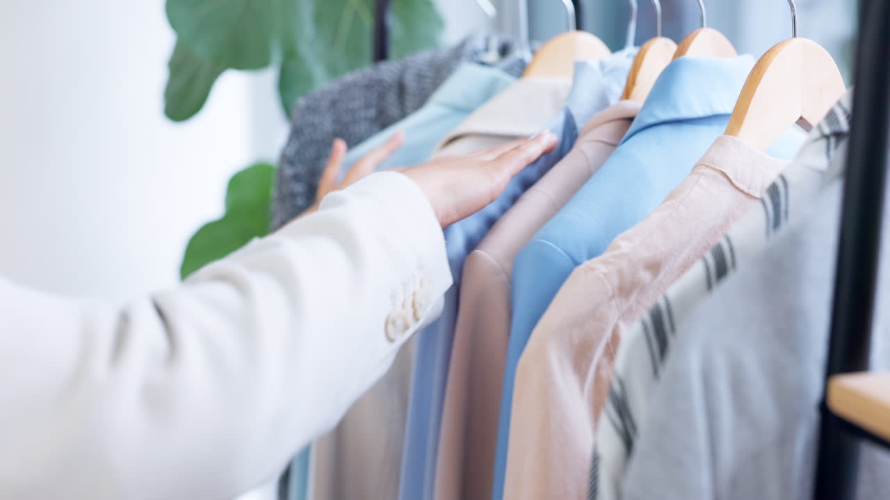 패션에 대한 결정, 쇼핑 및 개인의 손