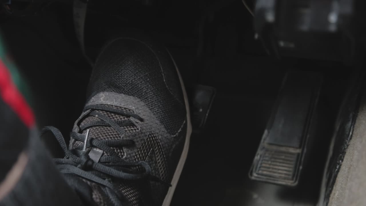 se presiona repetidamente un pedal de freno