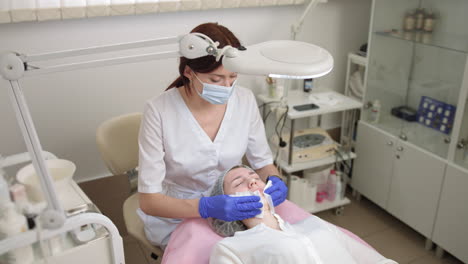 facial treatment at beauty salon