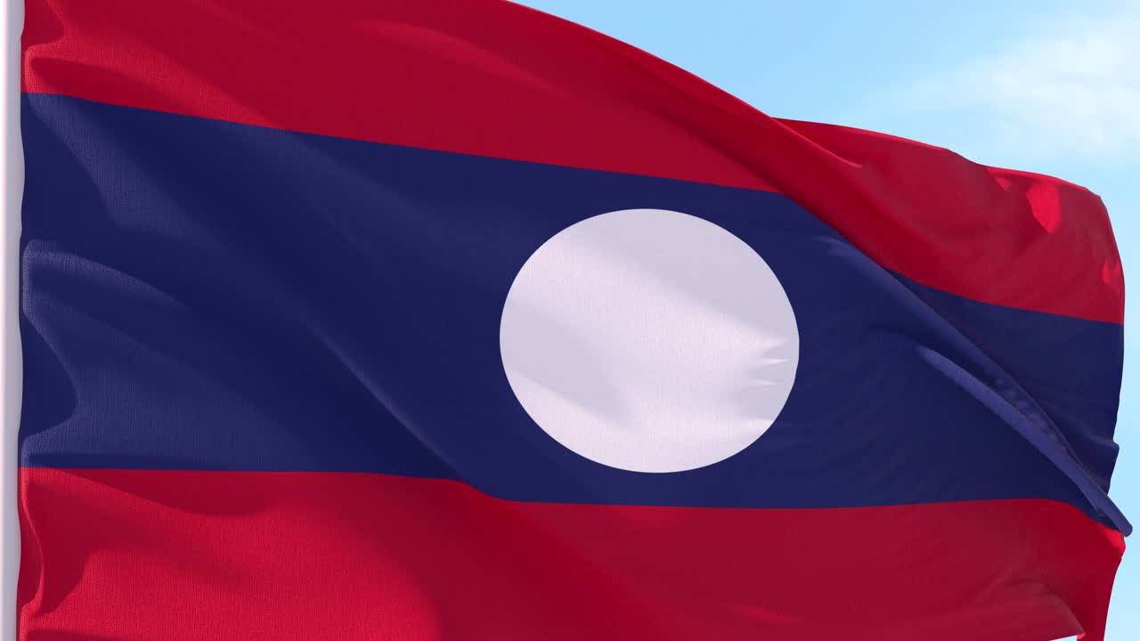 Quốc kỳ Lào bay phấp phới trong gió