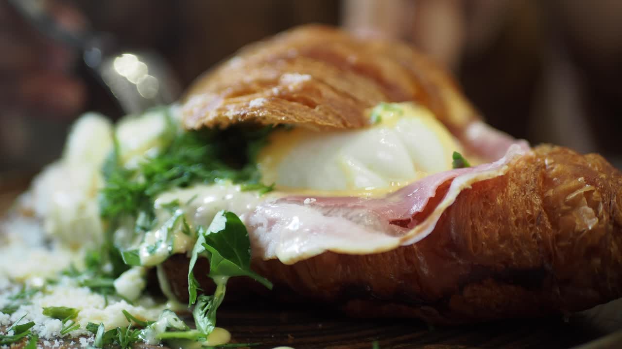 맛있는 크루아산 달 베네트의 클로즈업