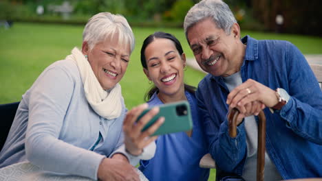 Caregiver,-senior-man-and-woman-in-selfie