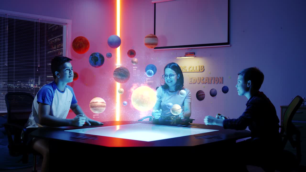 아이들이 홀로그램 태양계를 가지고 놀고 있다.